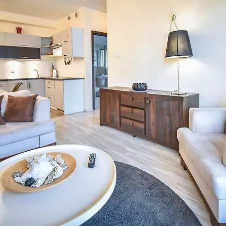 Na Wyspie - Stella Baltic - Parking * سفينويتشي