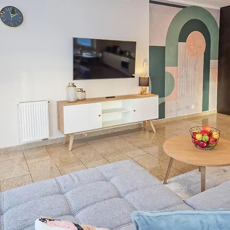 Na Wyspie - Stella Baltic - Parking سفينويتشي