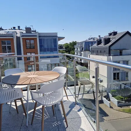 Na Wyspie - Stella Baltic - Parking سفينويتشي