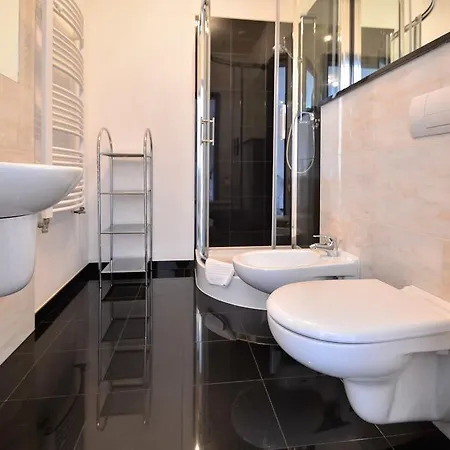 Na Wyspie - Stella Baltic - Parking * سفينويتشي